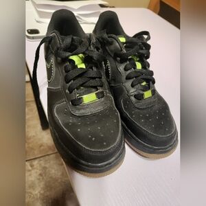 Nike Air Force 1- black and lime